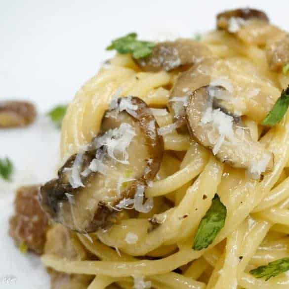 Roasted Garlic Mushroom Spaghetti Carbonara | A Lil' Sweet, Spice, & Advice